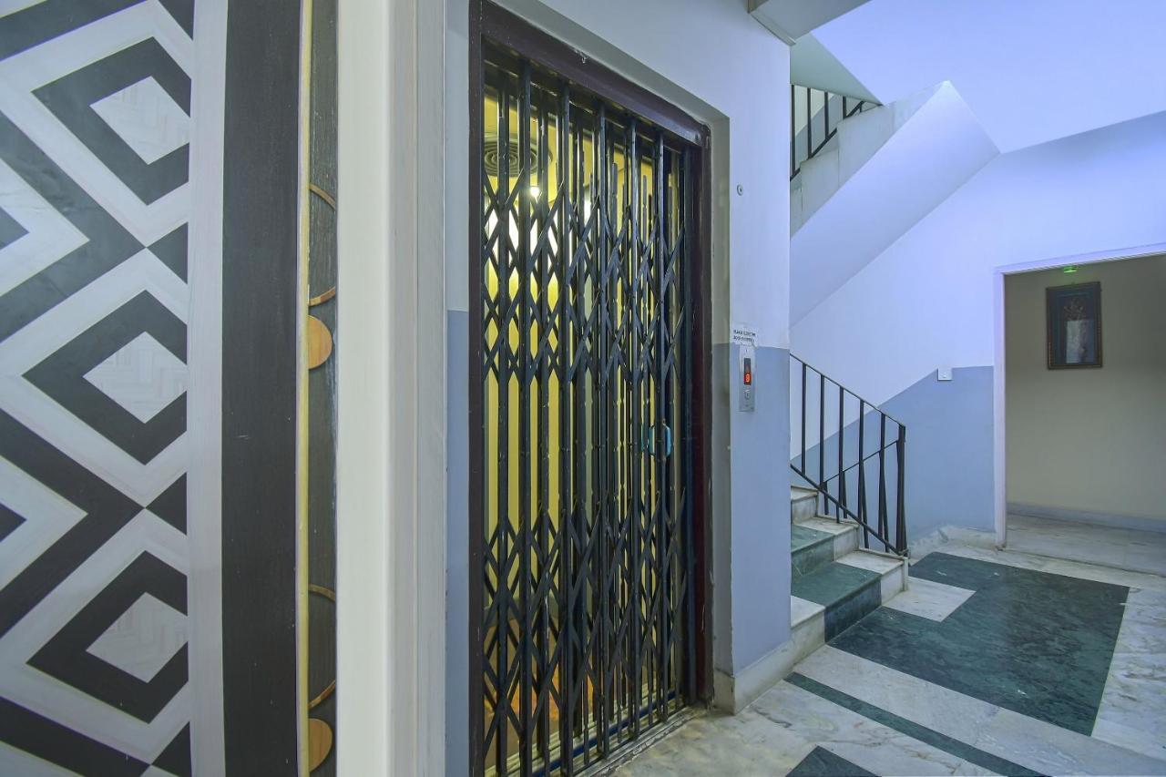 Super Collection O Bricks Inn Hazra Road Near Birla Mandir Kolkata Bagian luar foto